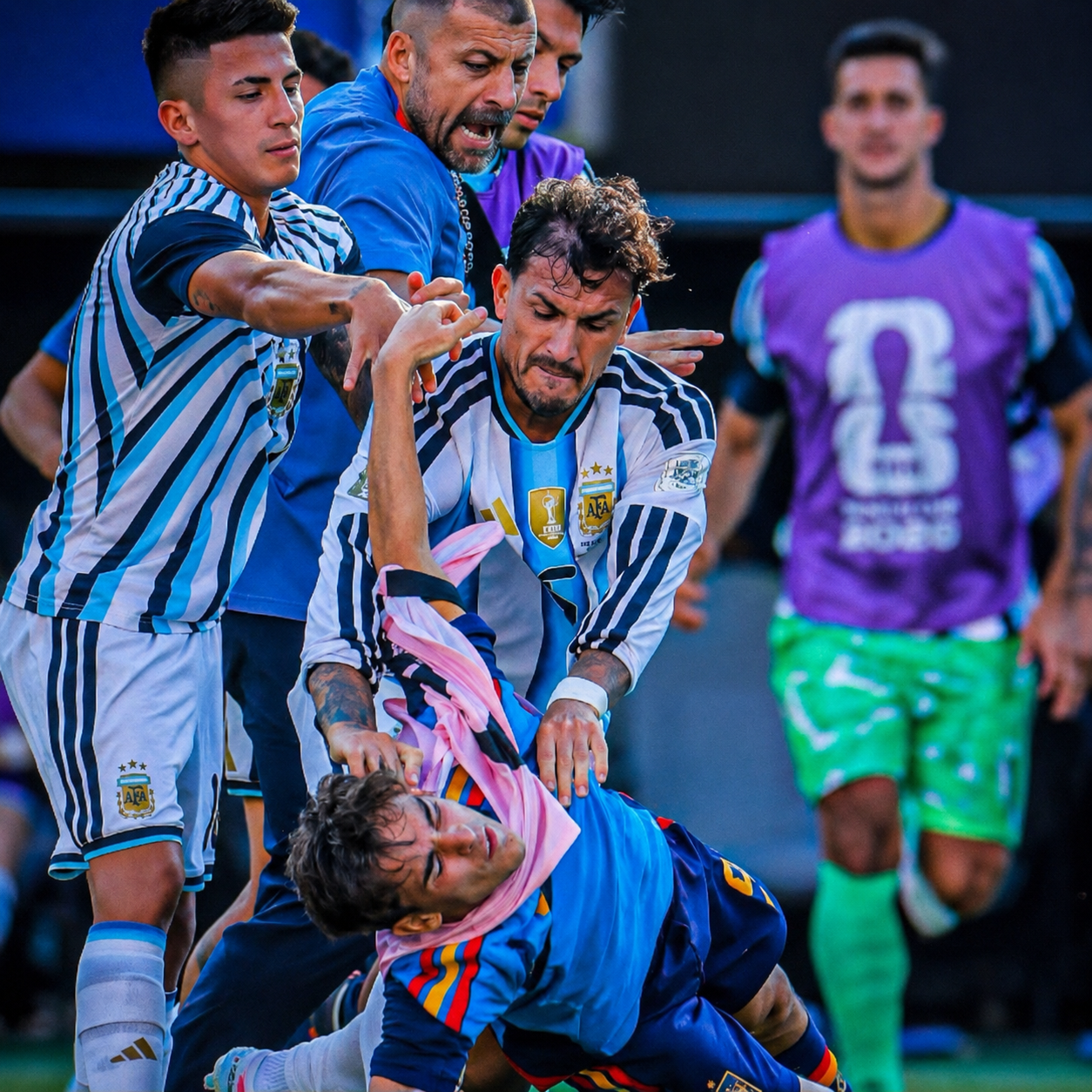 Mondial 2026 : la FIFA frappe fort l'Argentine après la finale, Paredes et Molina lourdement suspendus ‎ ‎